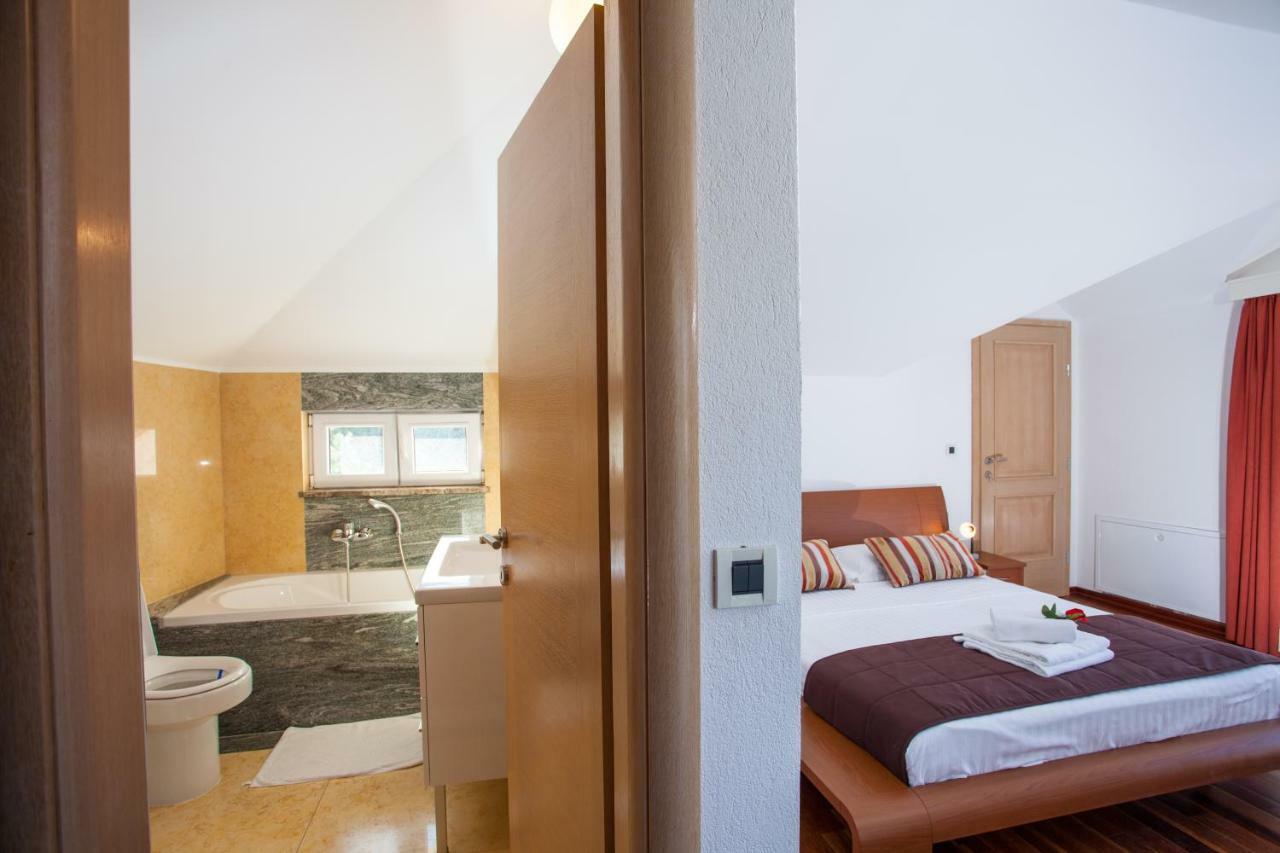 Villa Luce Mit Pool Makarska Room photo