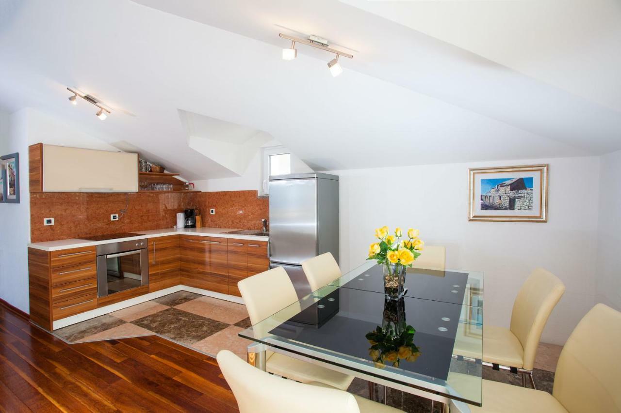 Villa Luce Mit Pool Makarska Room photo
