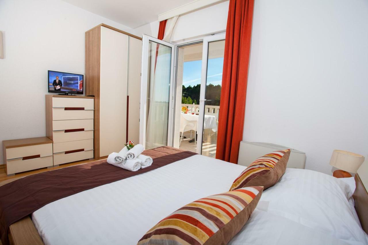 Villa Luce Mit Pool Makarska Exterior photo